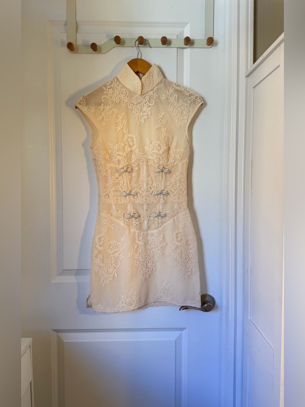 SAU LEE Lace Mini Dress In Cream, NEW WITHOUT TAGS, NEVER WORN. - Picture 2 of 12